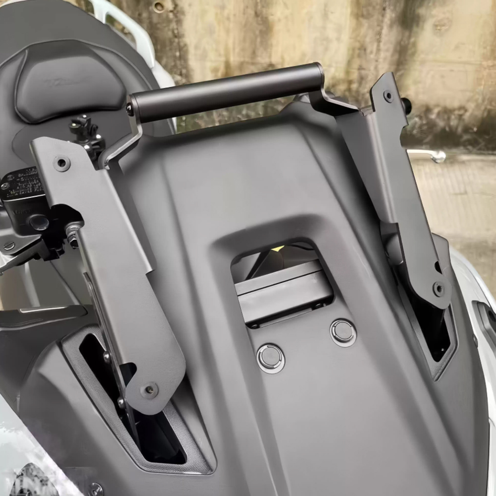 For YAMAHA T-max 560 TECH MAX  - огляд і ціна Tech Accessories Stand